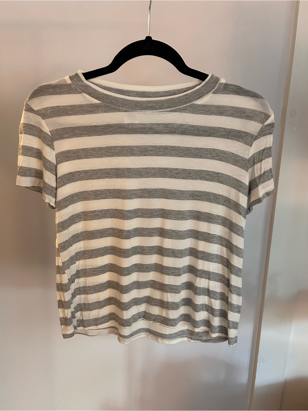 Cotton Emporium Gray & White Striped Short Sleeve Tee